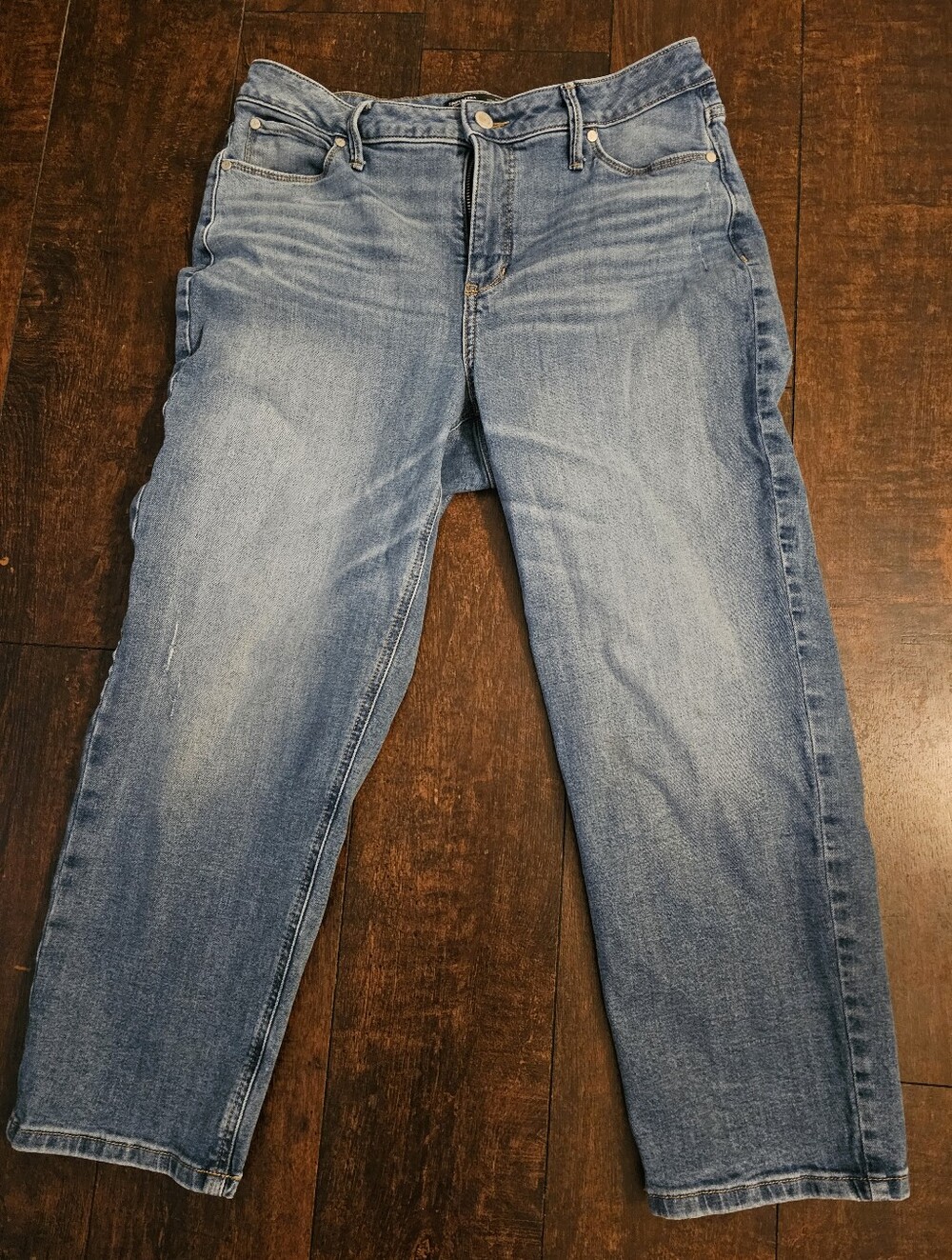 Simply Vera Vera Wang Women's High Rise Straight Crop Jeans in Light Blue Wash